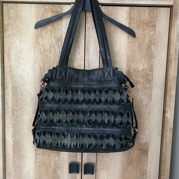 Amerileather Black Leather Tote - Picture 8 of 15